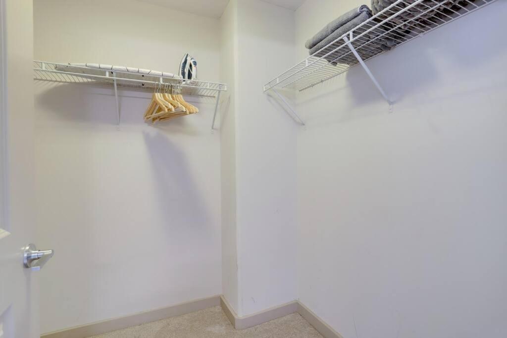 Amazing 2Br Apartment At Crystal City Arlington Exterior photo